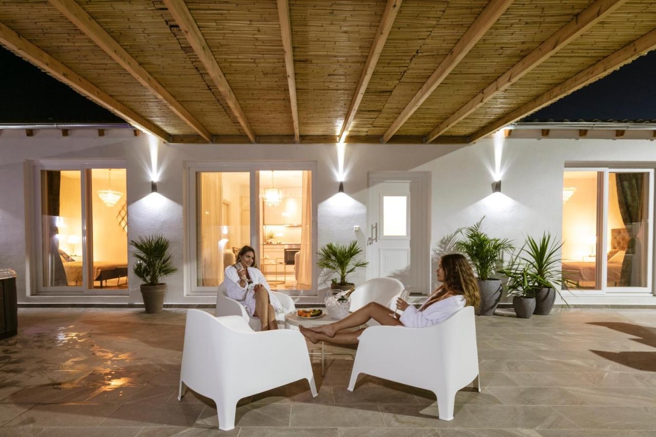 Jacuzzi Deluxe Villa Skala Sotiros Exteriör bild